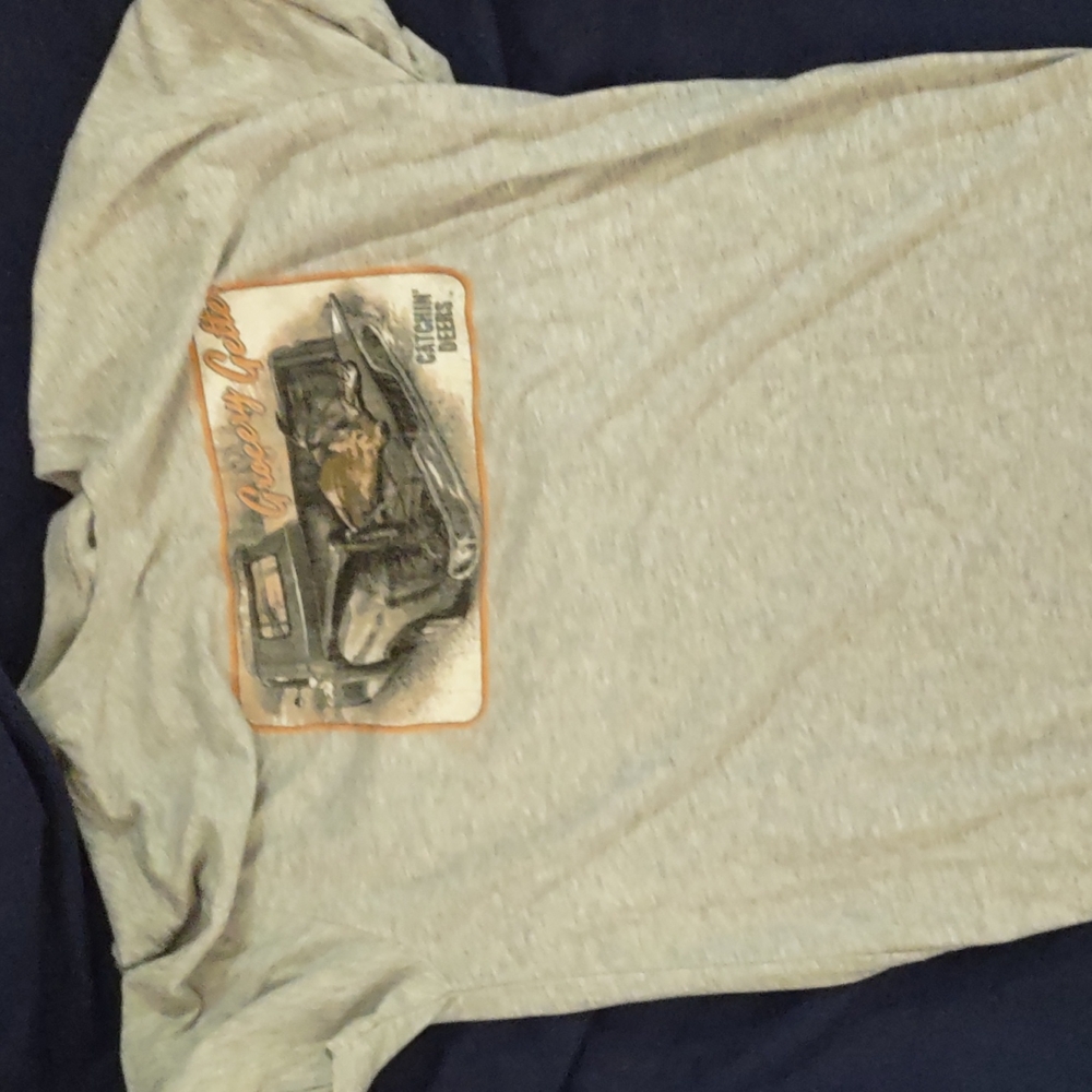 Catchin deers tshirt